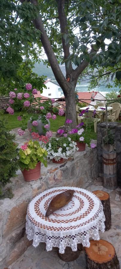 Roleo Guest House Lini Buitenkant foto