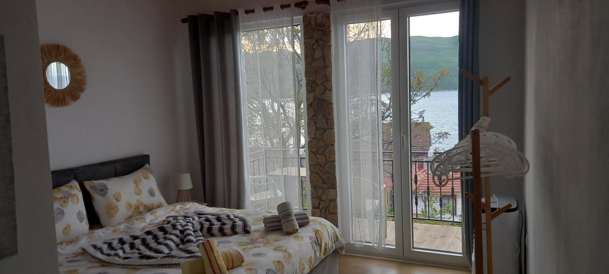 Roleo Guest House Lini Buitenkant foto