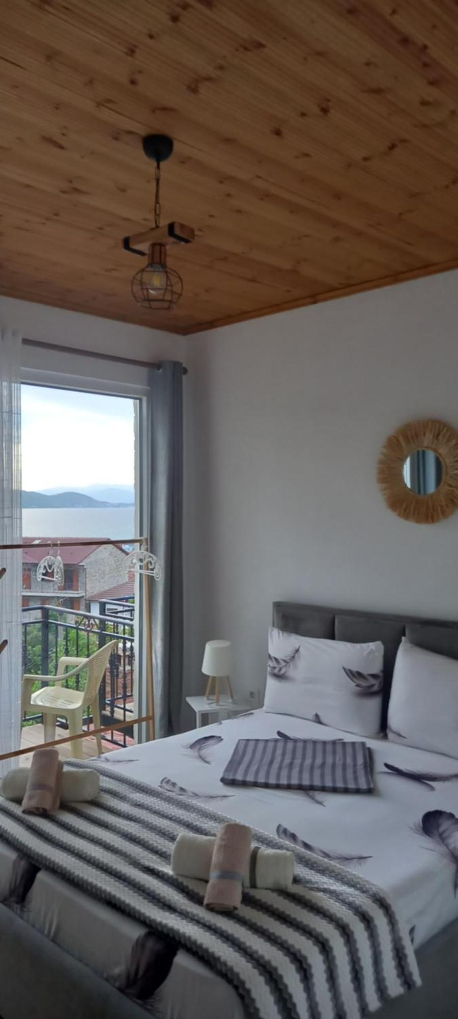 Roleo Guest House Lini Buitenkant foto