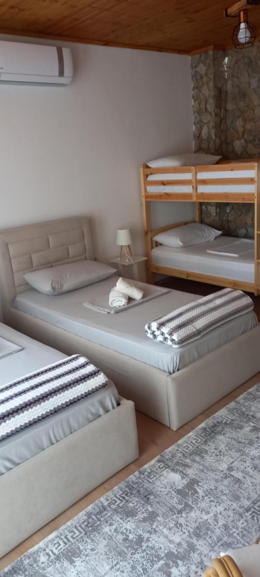Roleo Guest House Lini Buitenkant foto