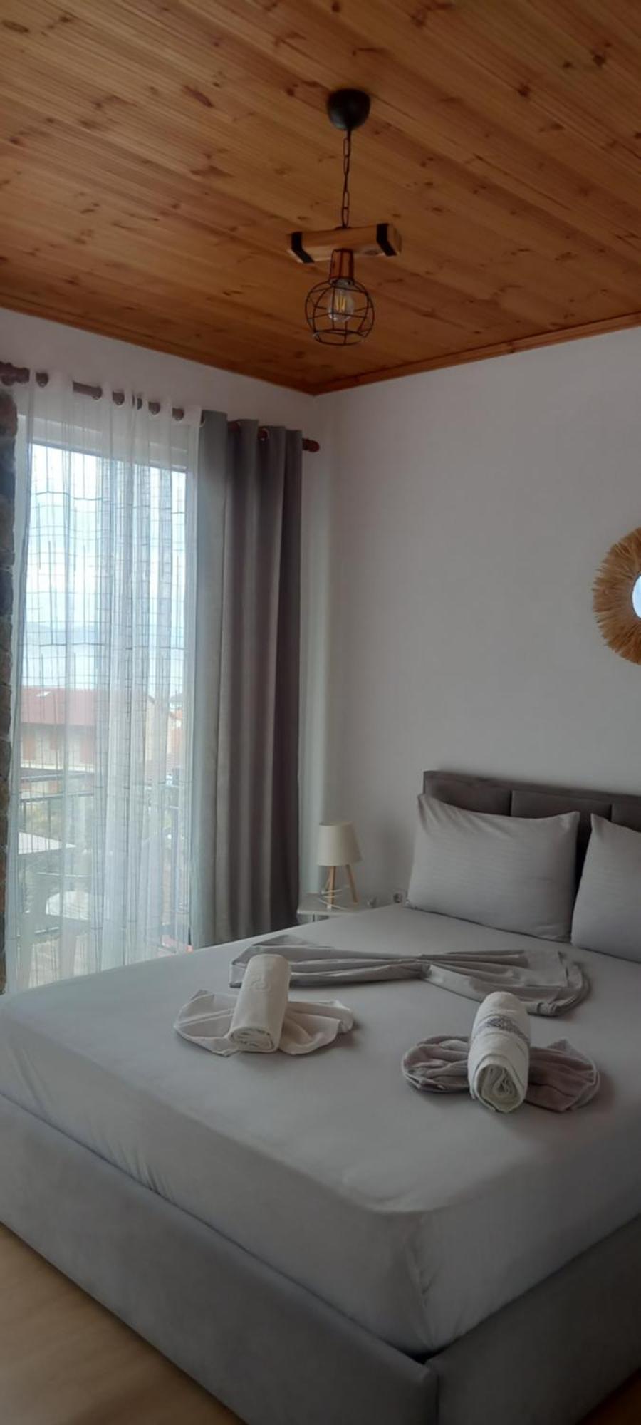 Roleo Guest House Lini Buitenkant foto