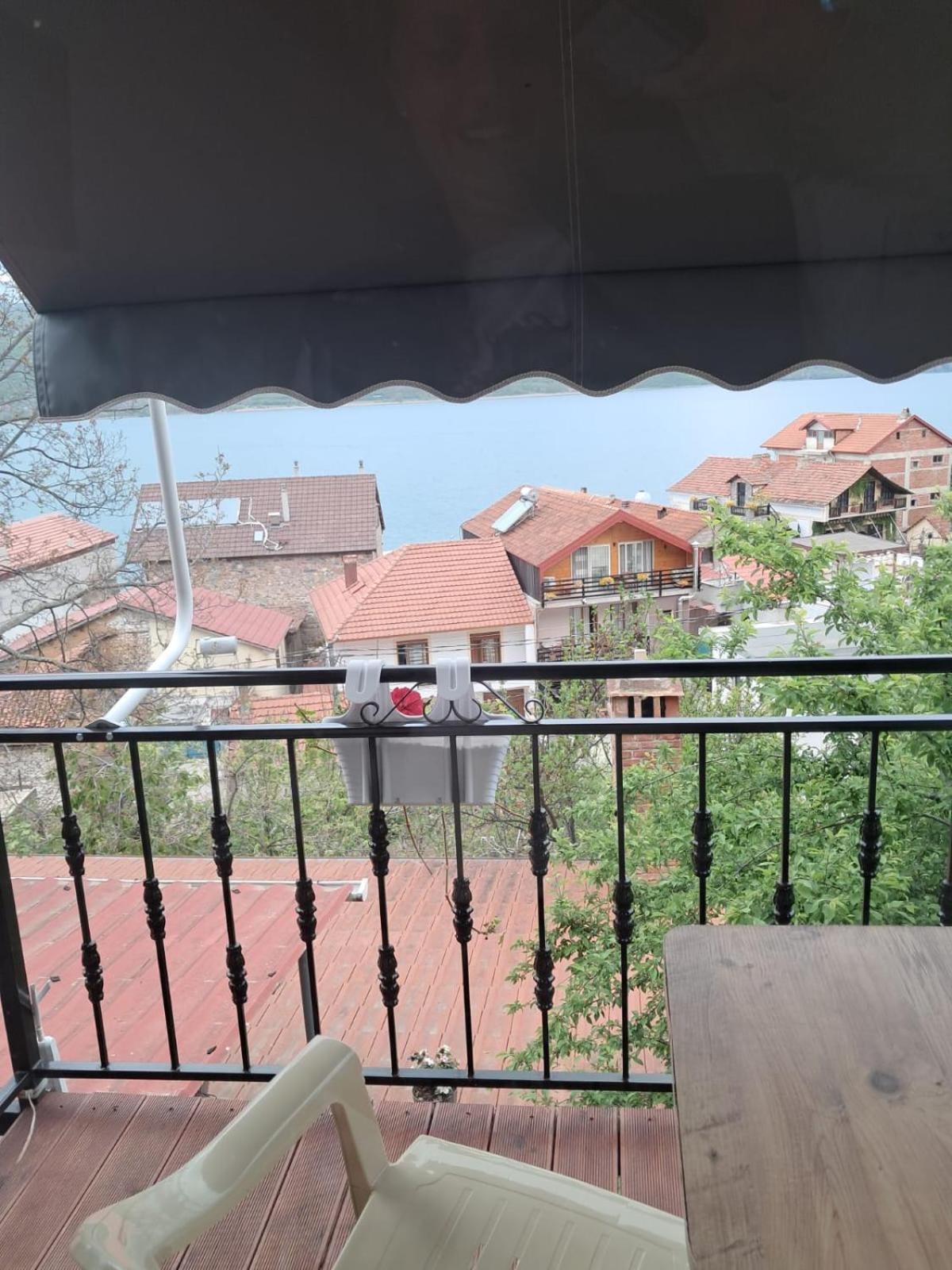 Roleo Guest House Lini Buitenkant foto
